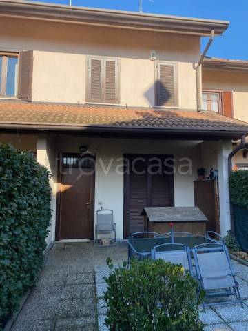 casa indipendente in vendita a Seregno