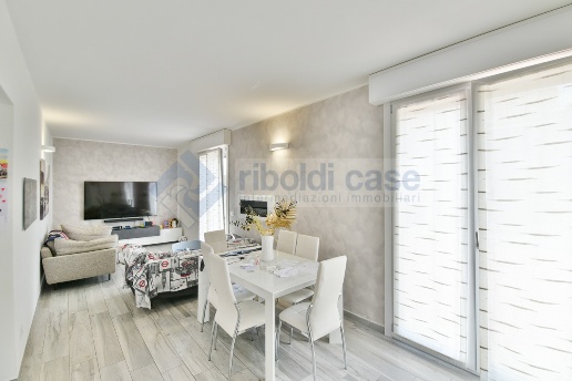 casa indipendente in vendita a Seregno