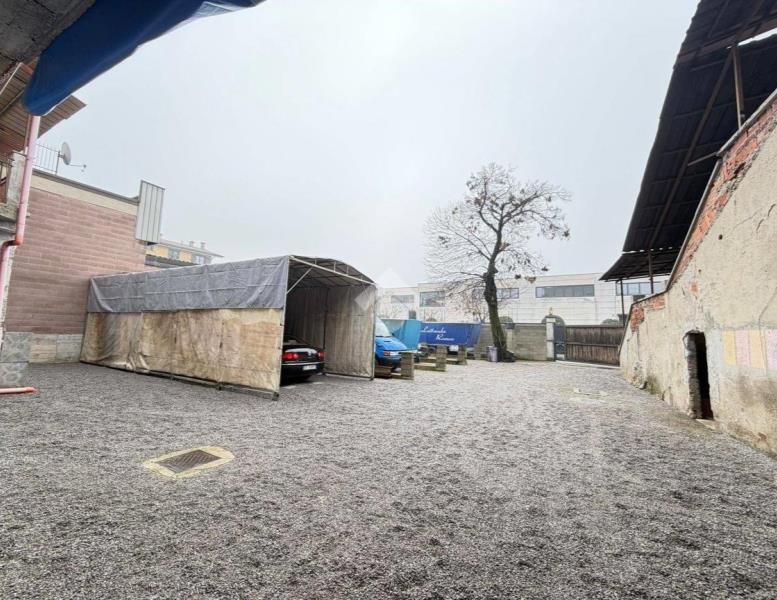 negozio in vendita a Seregno