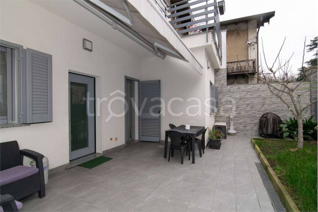 casa indipendente in vendita a Seregno