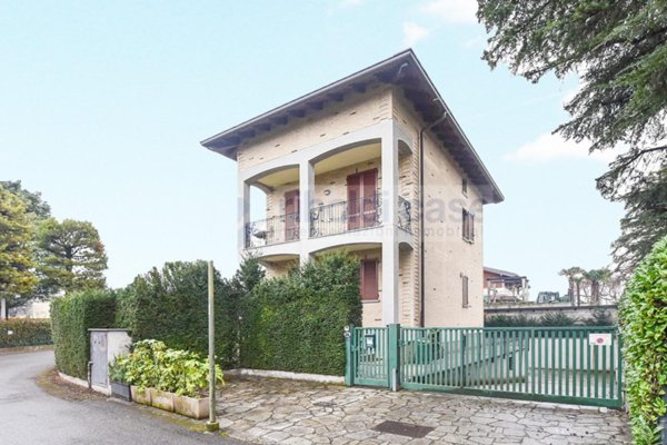 pentavano in vendita a Seregno