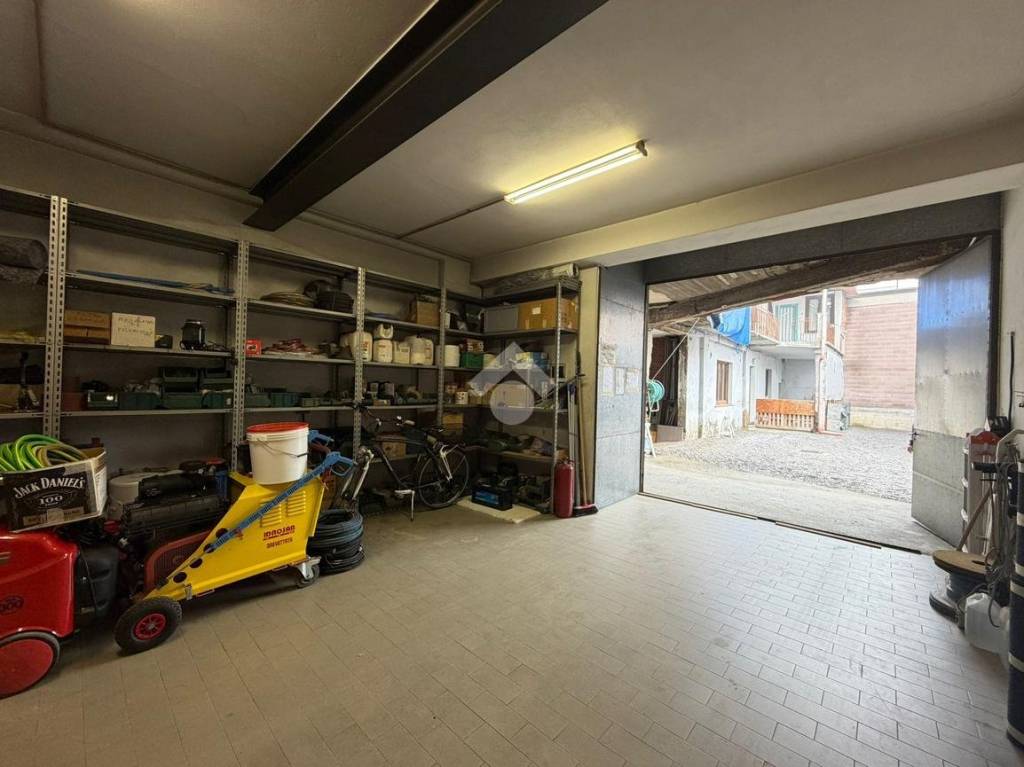 negozio in vendita a Seregno