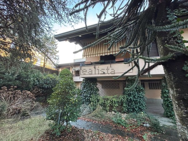 casa indipendente in vendita a Seregno