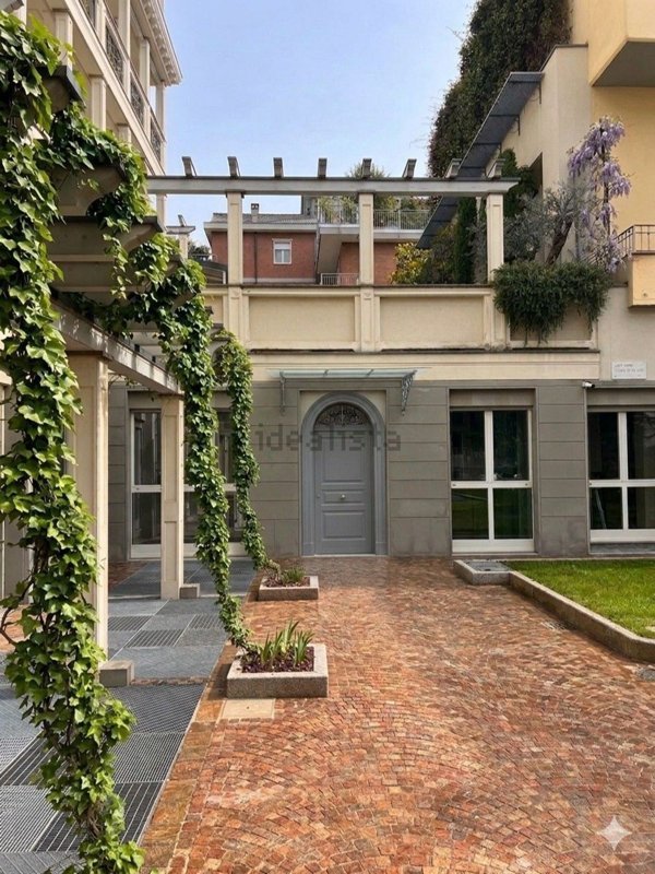 casa indipendente in vendita a Seregno