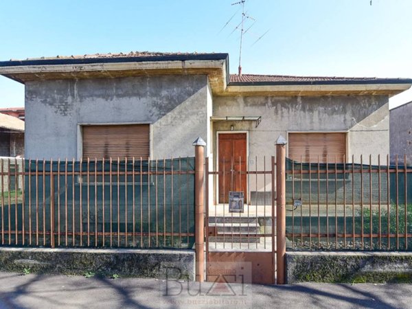 casa indipendente in vendita a Seregno