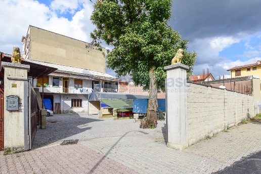 casa indipendente in vendita a Seregno