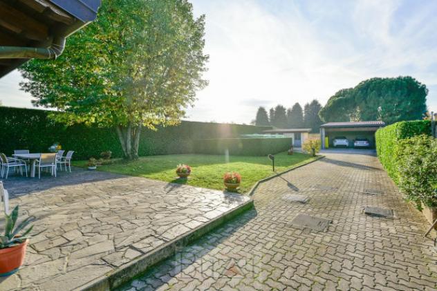 casa indipendente in vendita a Seregno