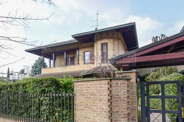 casa indipendente in vendita a Seregno