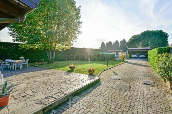 casa indipendente in vendita a Seregno
