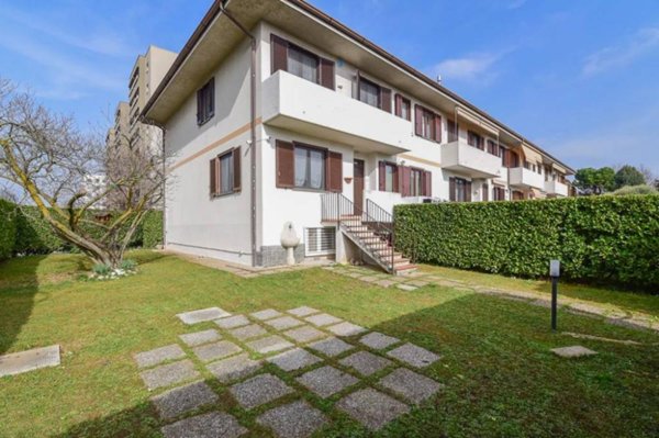 casa indipendente in vendita a Seregno