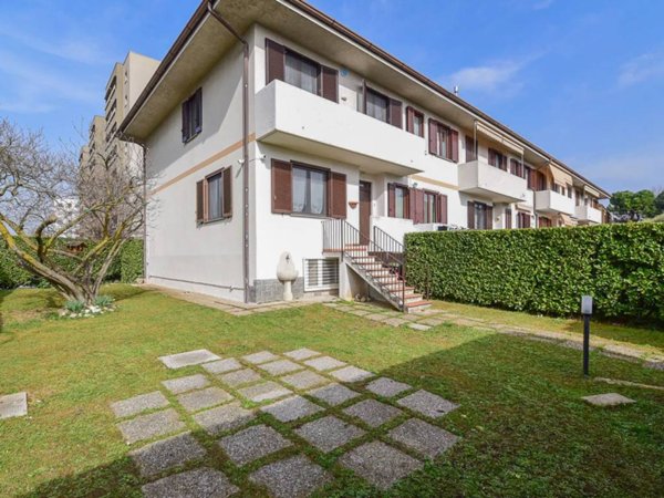 casa indipendente in vendita a Seregno