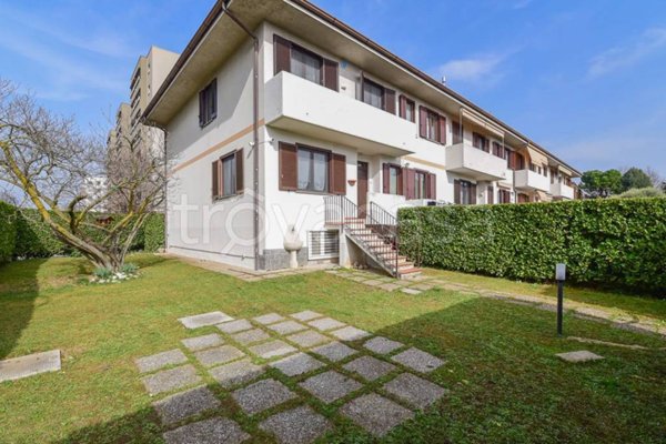 casa indipendente in vendita a Seregno