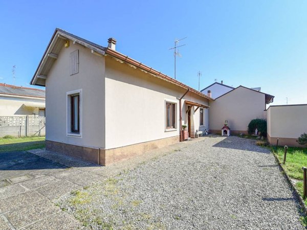 casa indipendente in vendita a Seregno