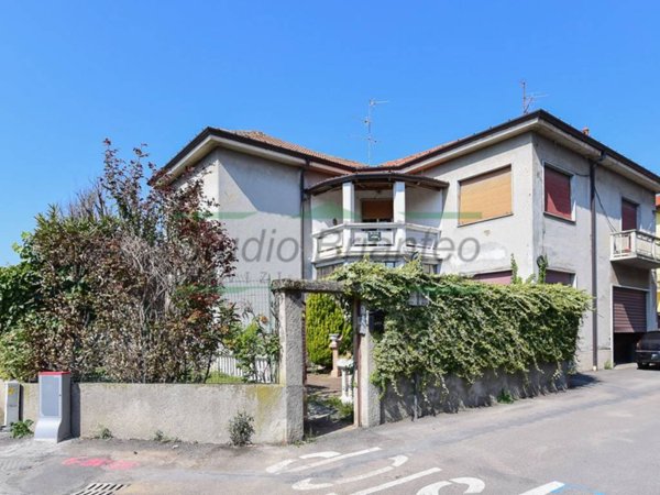 casa indipendente in vendita a Seregno