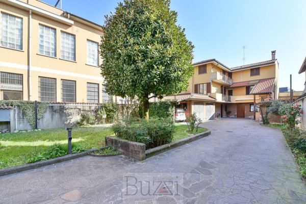 casa indipendente in vendita a Seregno