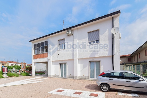 casa indipendente in vendita a Seregno