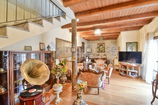 casa indipendente in vendita a Seregno