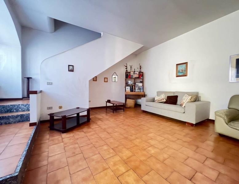 casa indipendente in vendita a Seregno