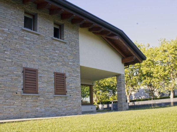 casa indipendente in vendita a Seregno