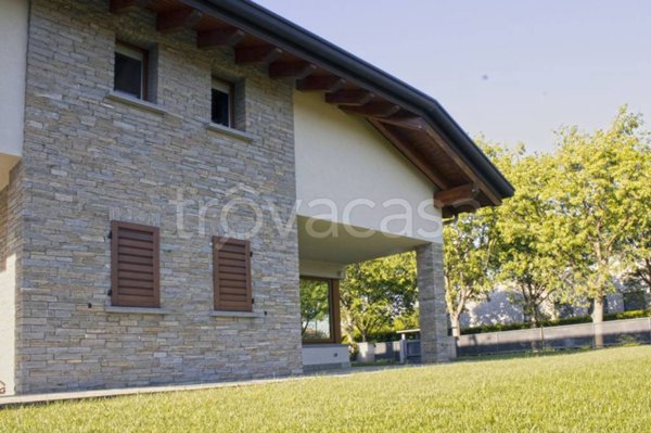 casa indipendente in vendita a Seregno
