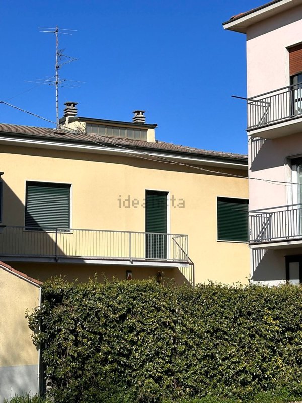 casa indipendente in vendita a Seregno
