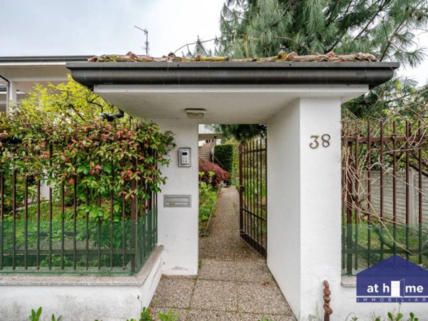 casa indipendente in vendita a Seregno