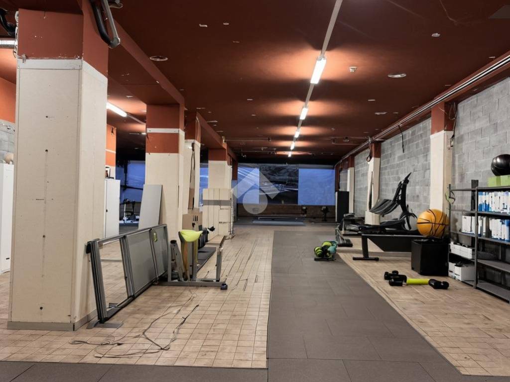 negozio in vendita a Seregno