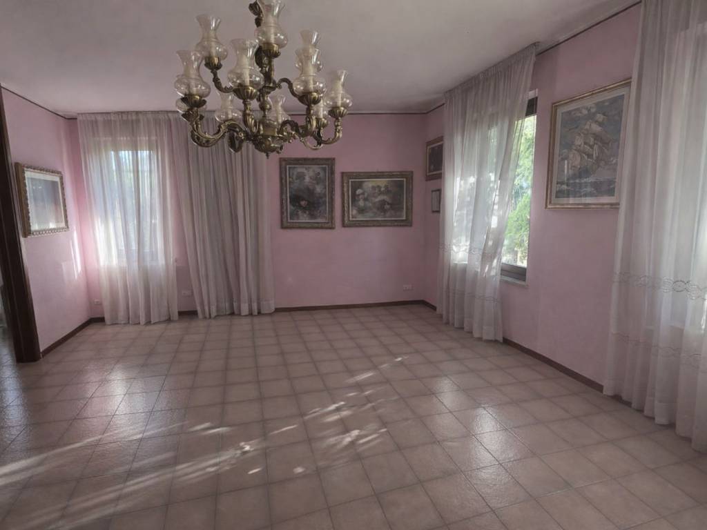 casa indipendente in vendita a Seregno