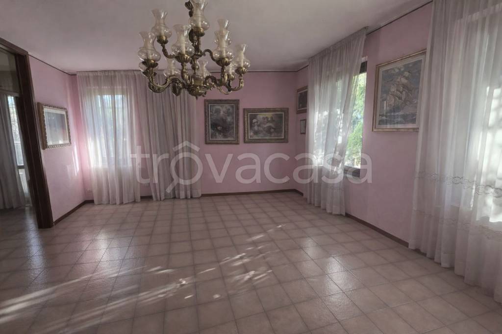 casa indipendente in vendita a Seregno