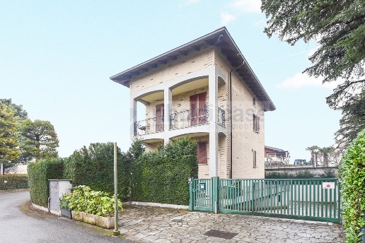 casa indipendente in vendita a Seregno