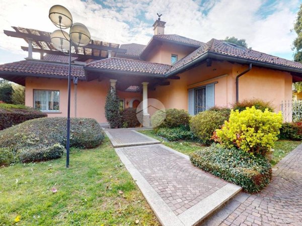 casa indipendente in vendita a Seregno