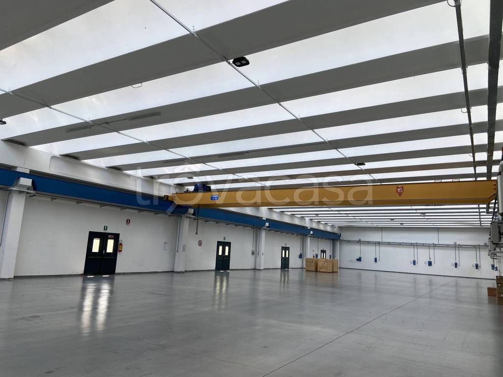 capannone in vendita a Seregno