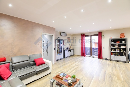 casa indipendente in vendita a Seregno