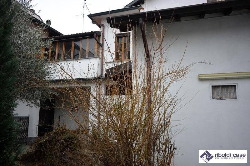 casa indipendente in vendita a Seregno