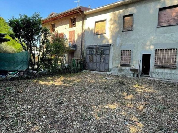 casa indipendente in vendita a Seregno
