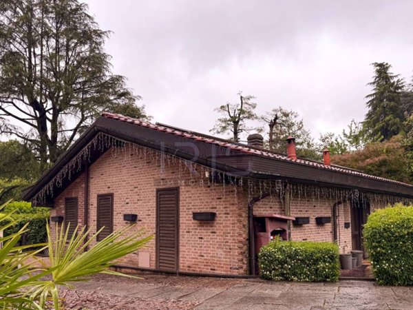 casa indipendente in vendita a Seregno