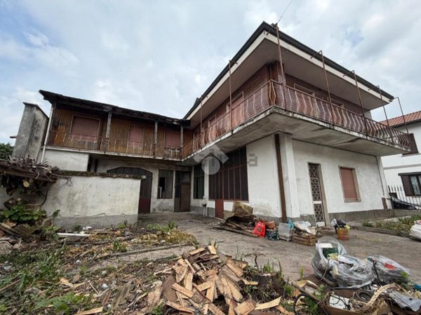 casa indipendente in vendita a Seregno