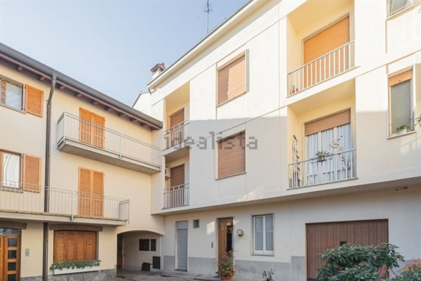 casa indipendente in vendita a Seregno