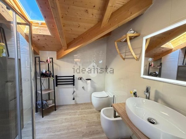 casa indipendente in vendita a Seregno