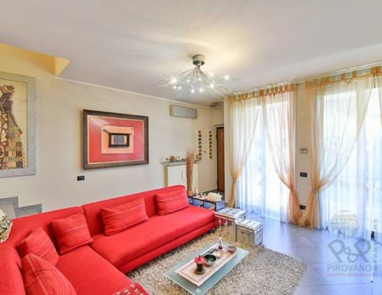 casa indipendente in vendita a Seregno