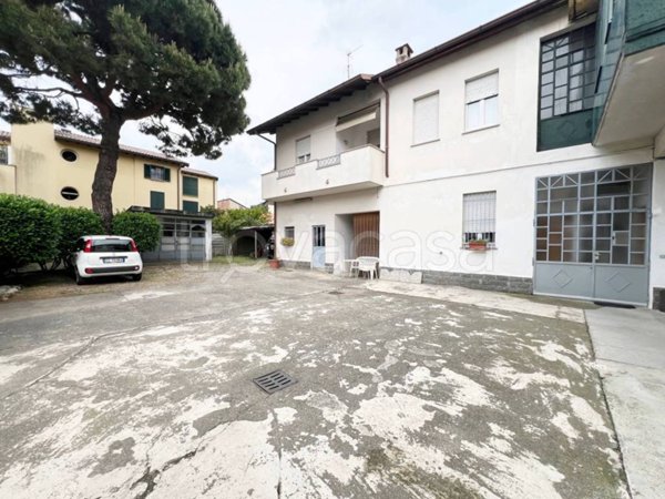 casa indipendente in vendita a Seregno