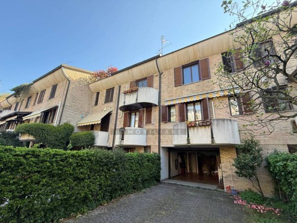 casa indipendente in vendita a Seregno