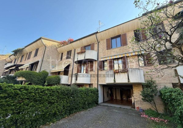 casa indipendente in vendita a Seregno