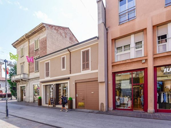 negozio in vendita a Seregno