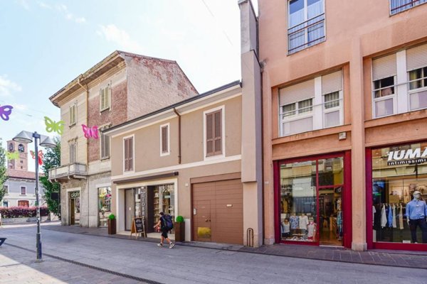 negozio in vendita a Seregno