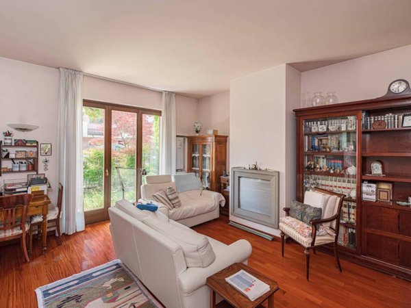 casa indipendente in vendita a Seregno