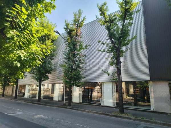 negozio in vendita a Seregno