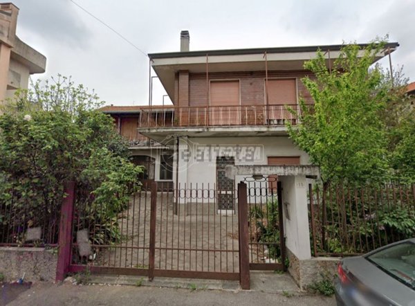 casa indipendente in vendita a Seregno