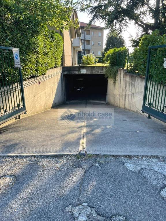 negozio in vendita a Seregno