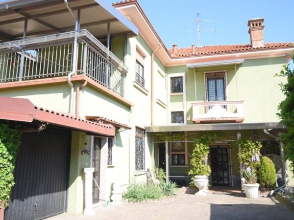 casa indipendente in vendita a Seregno